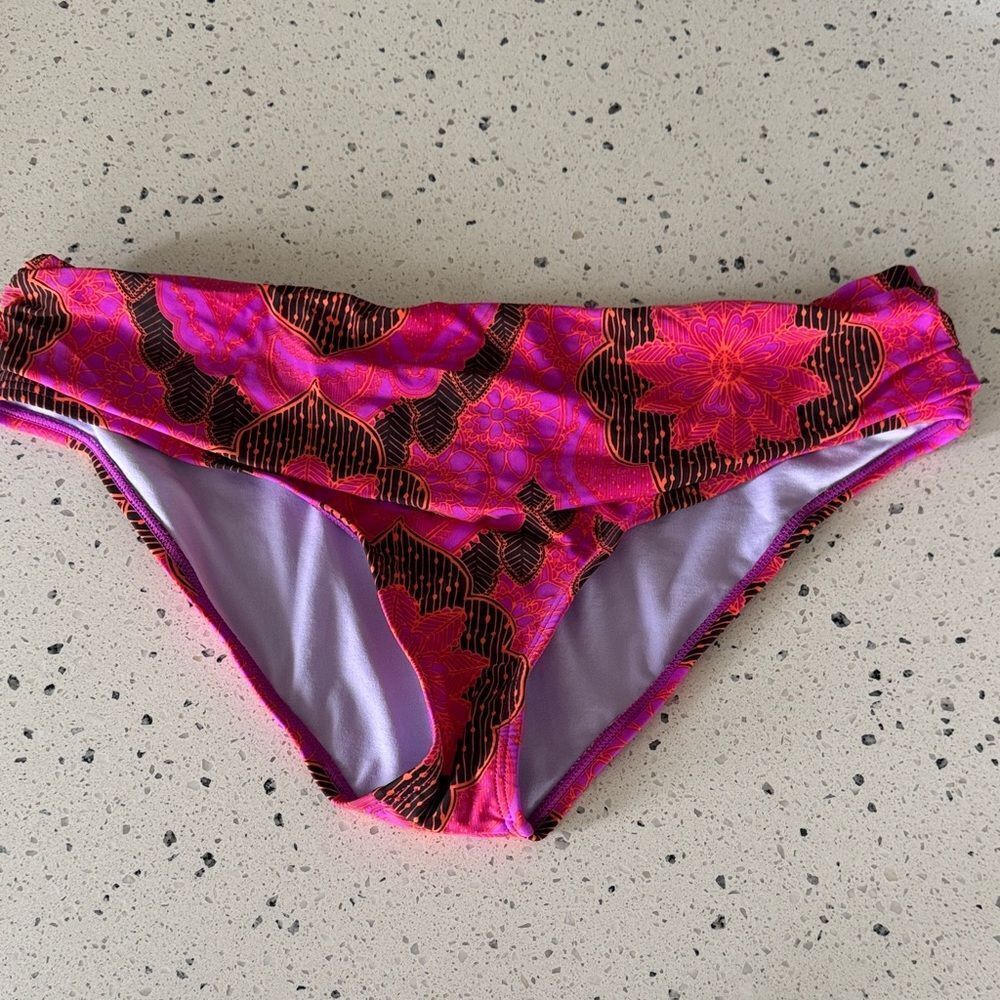 Prana Women’s Bright Coral Purple and Black Floral Swim Bottoms Bikini Size XL